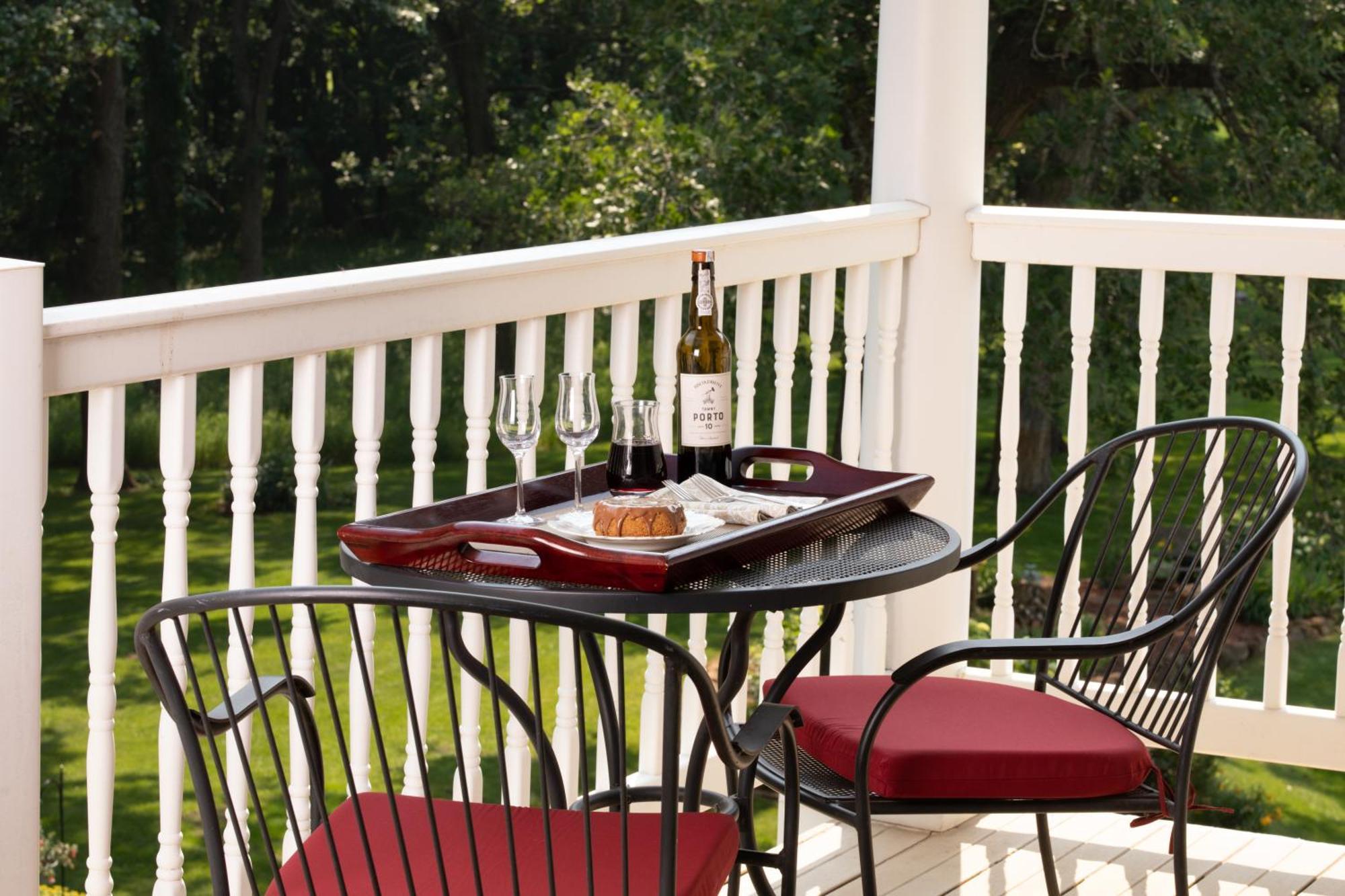 The Oakwood Inn Okoboji Exterior foto